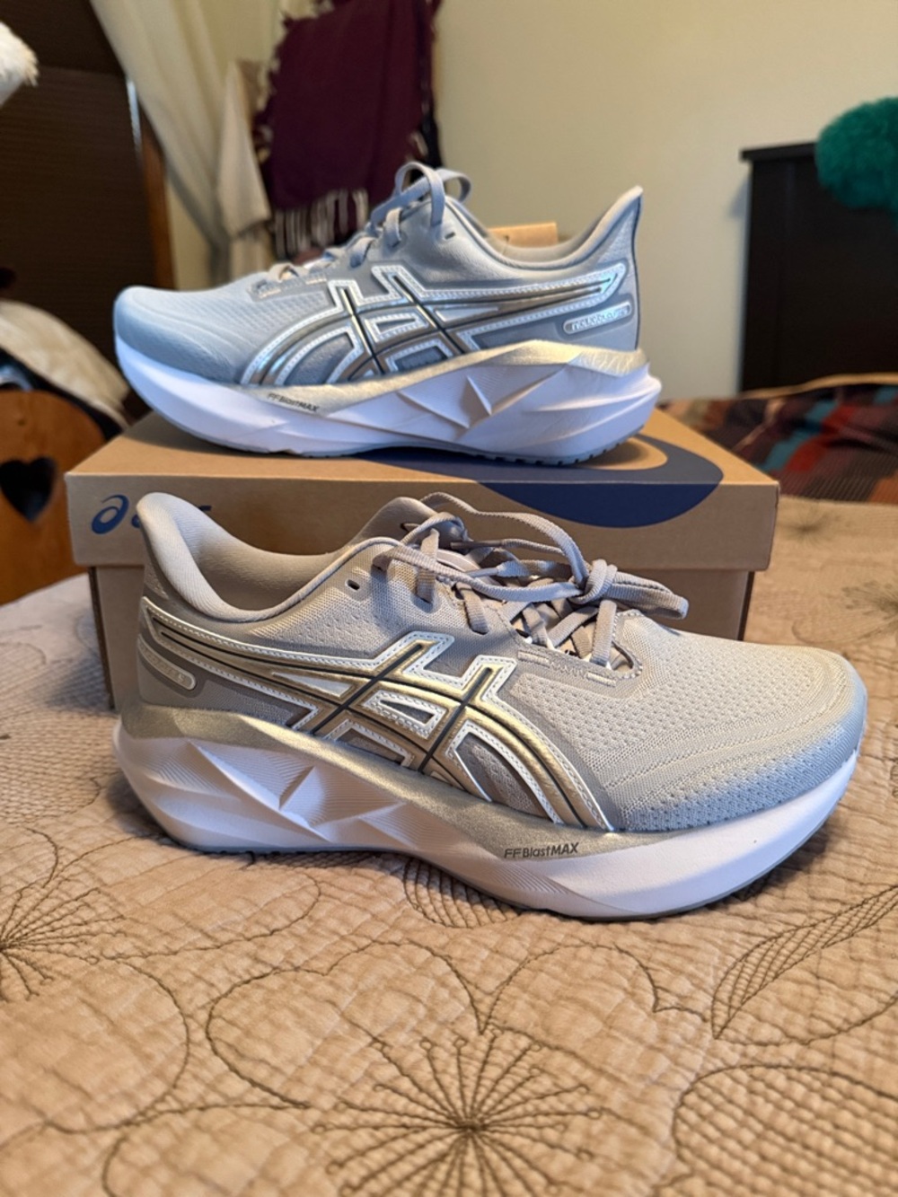 ASICS Novablast 5 ATC Women’s Running Shoe - Piedmont Grey with Silver Accents